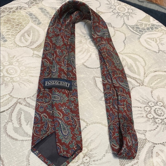 Tie Lands' End Direct Merchant Paisley Red and Blue Men's Tie - Picture 5 of 5